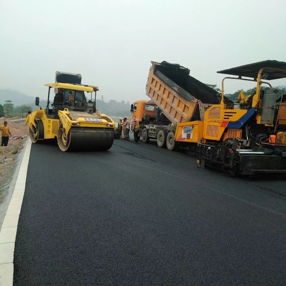 沥青道路施工