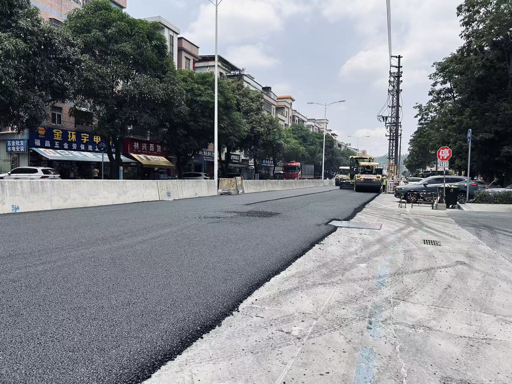 东莞星光村白改黑沥青施工